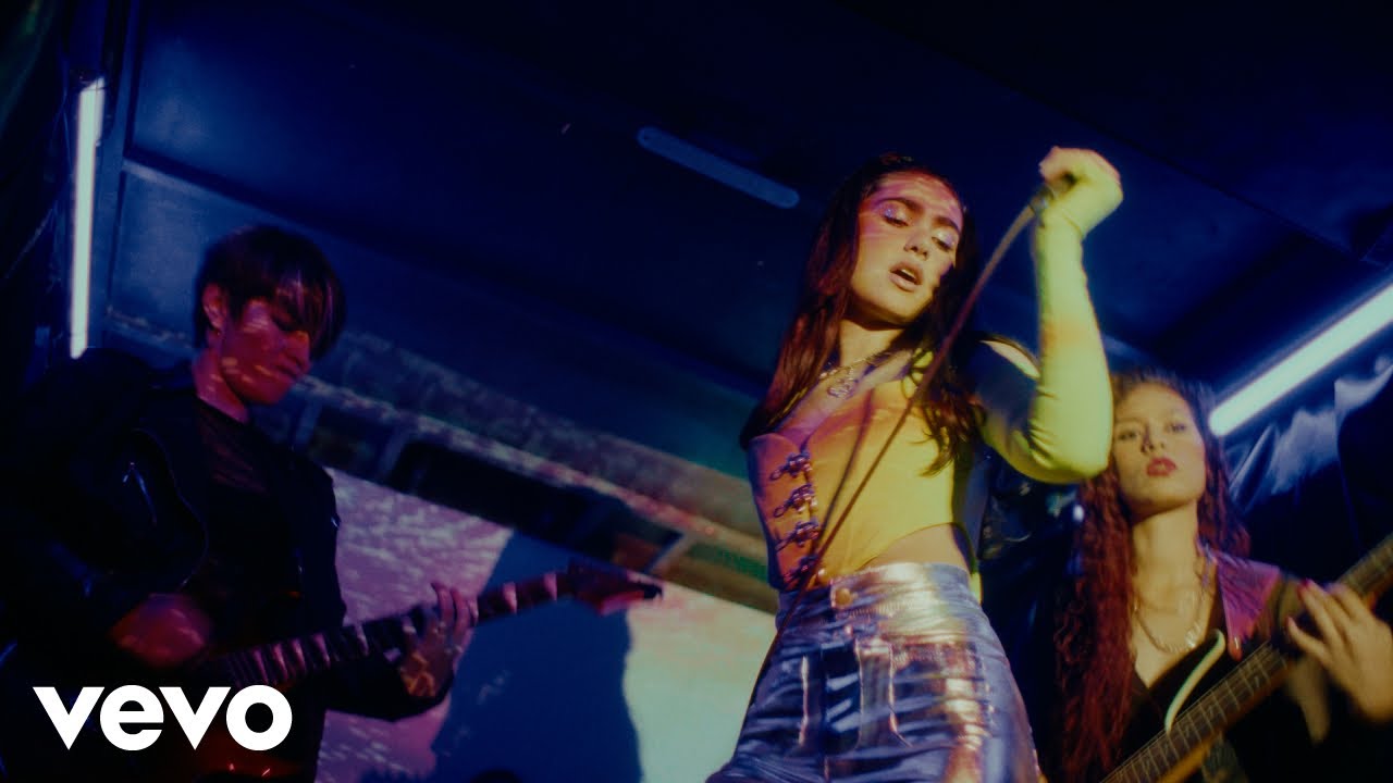 LUZ AZUL – MARIANGELA — styling de music videos por Daniela Styling, imagen 1 de 1