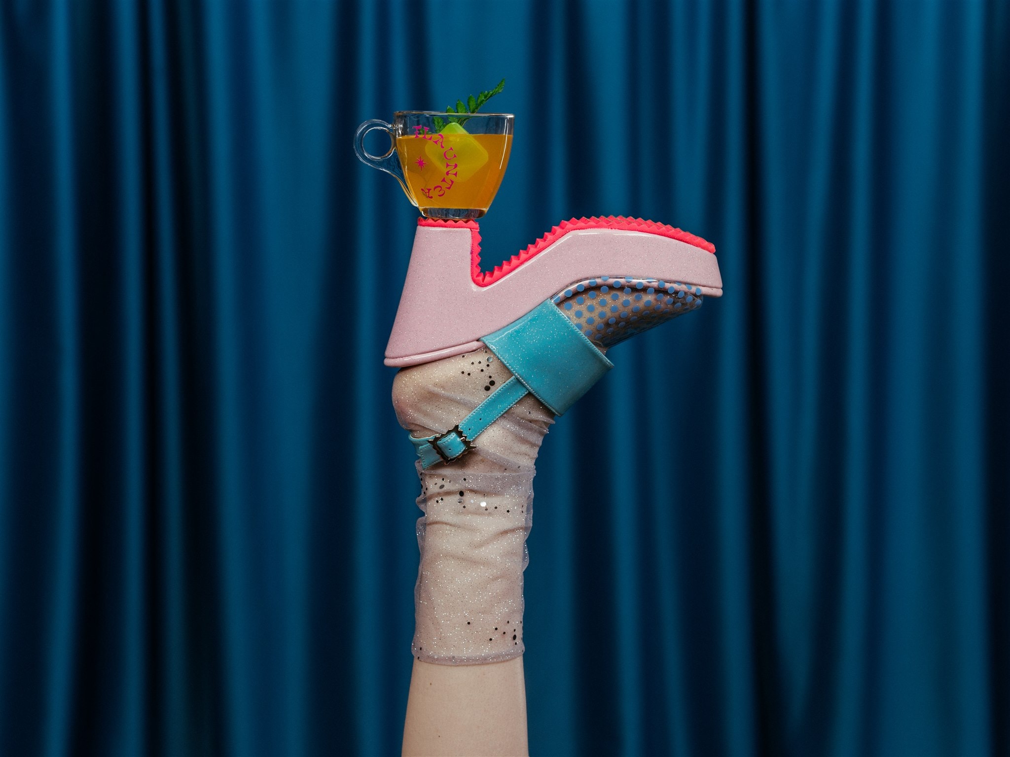 FLAUNTEA — styling de advertising por Daniela Styling, imagen 7 de 9