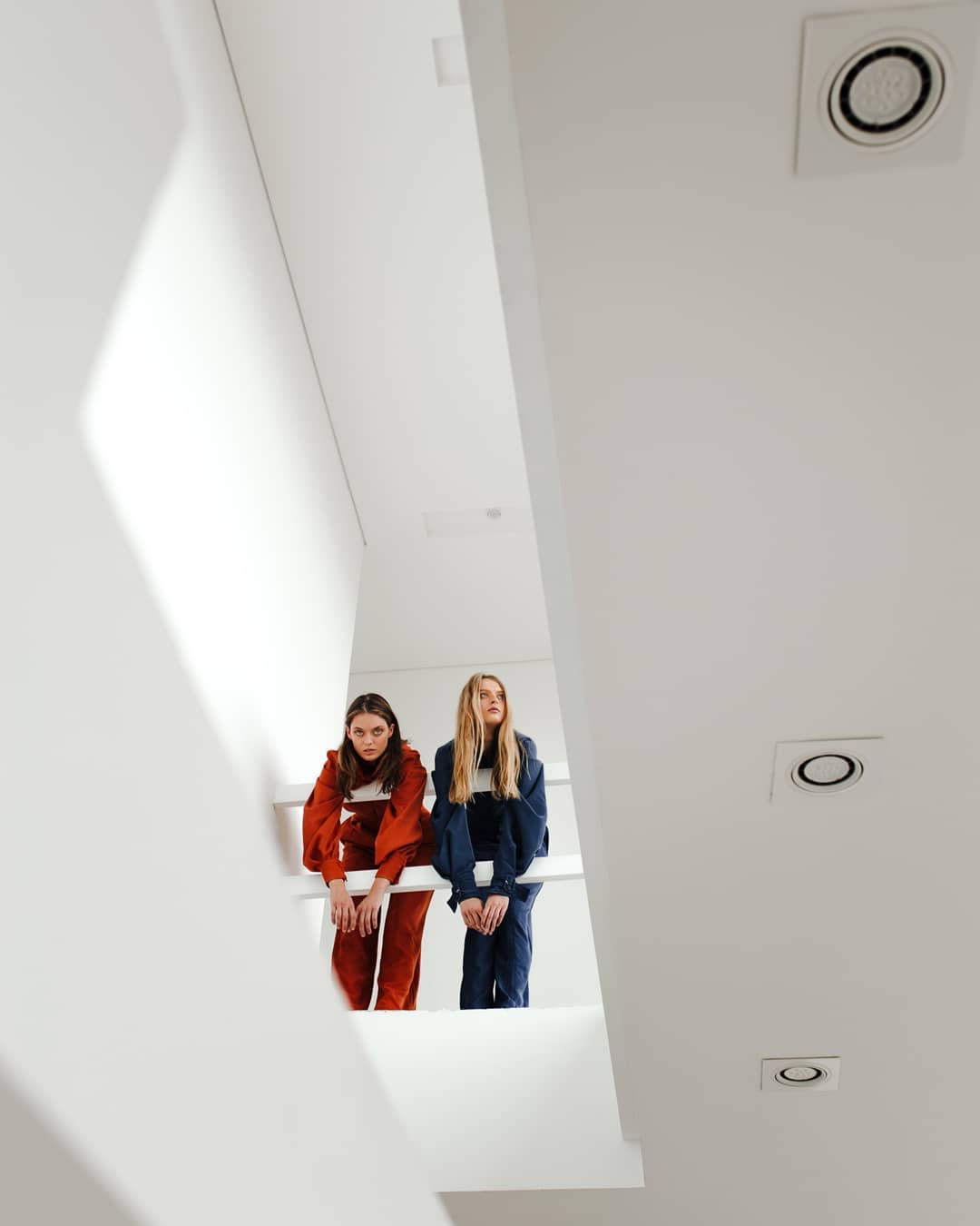 WHITE MIND — styling de fashion por Daniela Styling, imagen 1 de 4